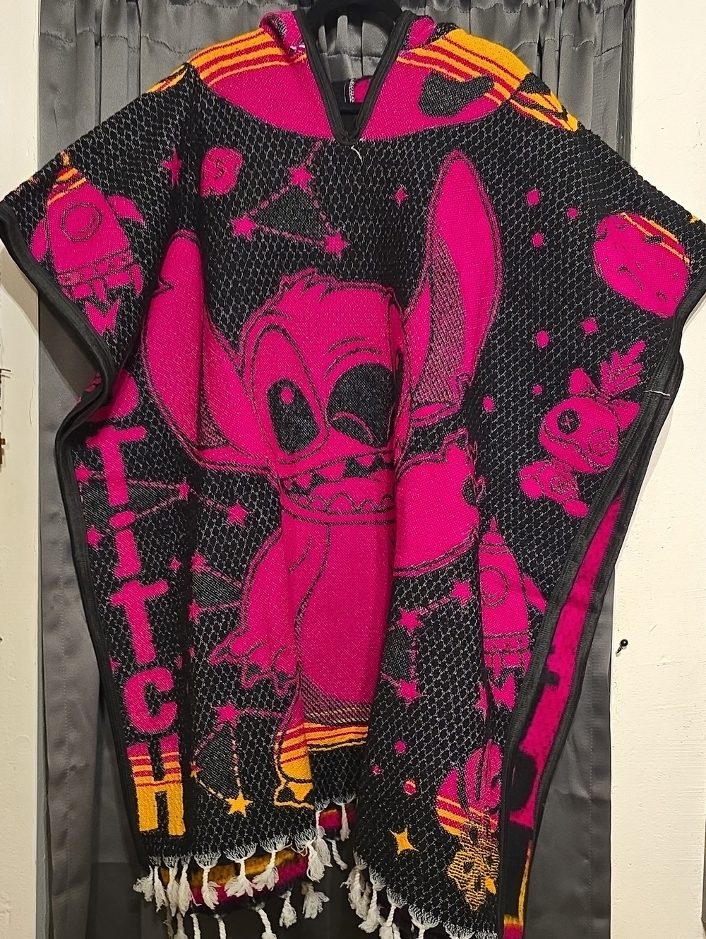 Mexican "Zarape" UNISEX, Stitch in Black & Pink